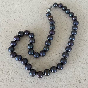 Black Pearl Necklace